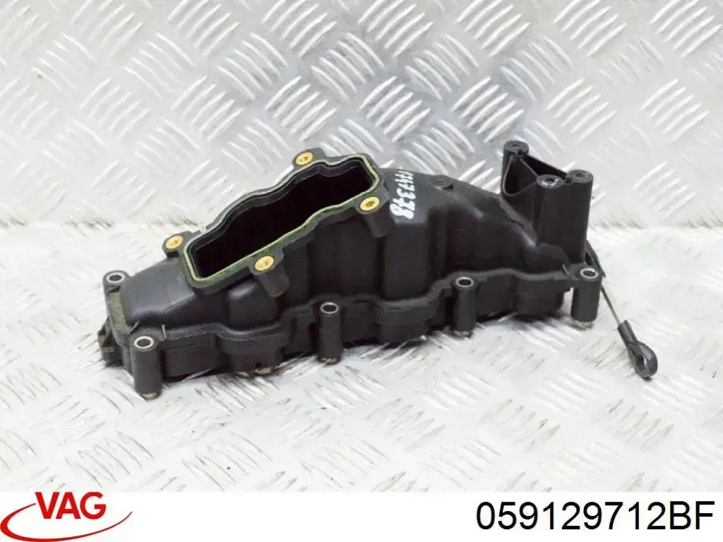 059129712BF VAG Колектор впускний, правий