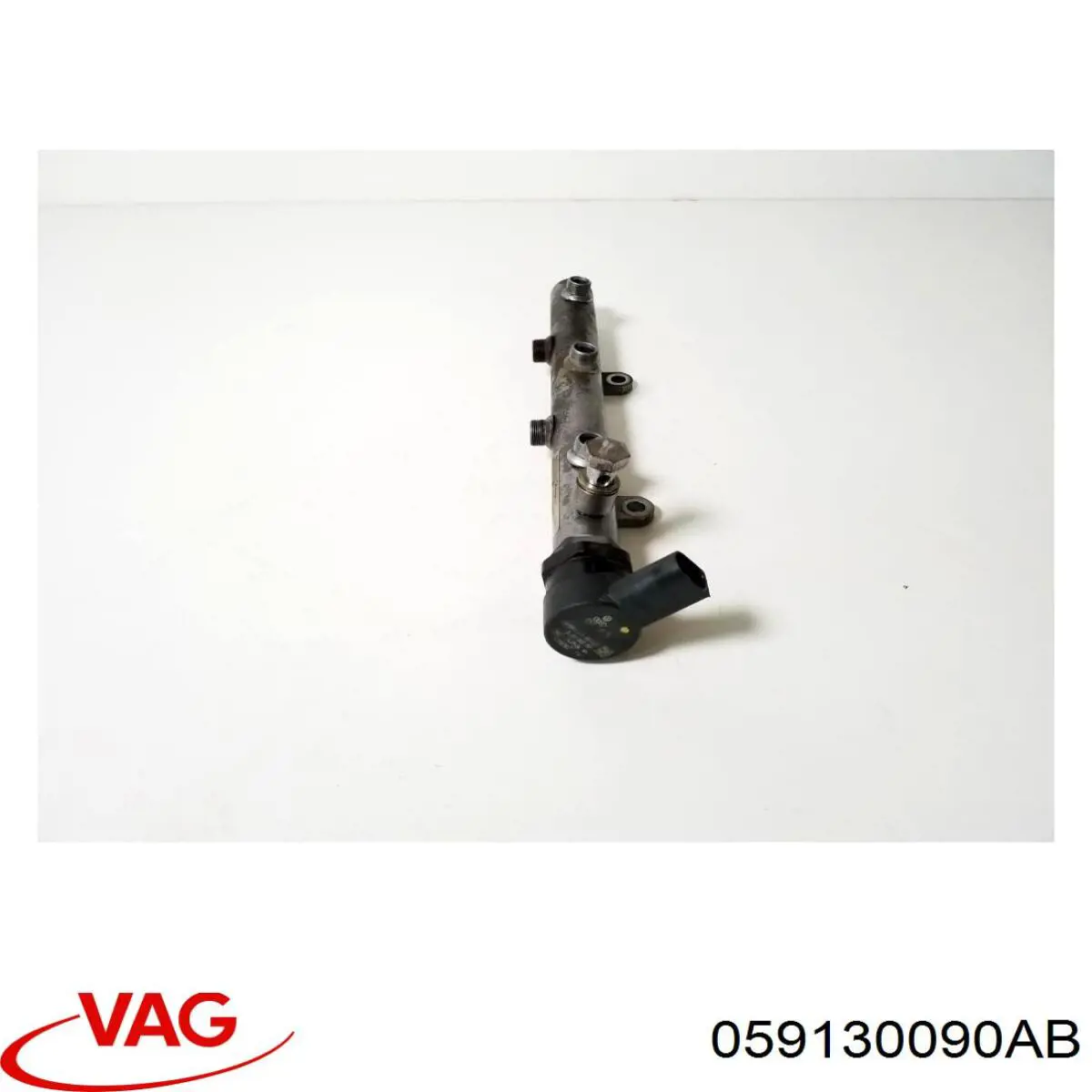 Розподільник палива (рампа), правий VAG 059130090AB