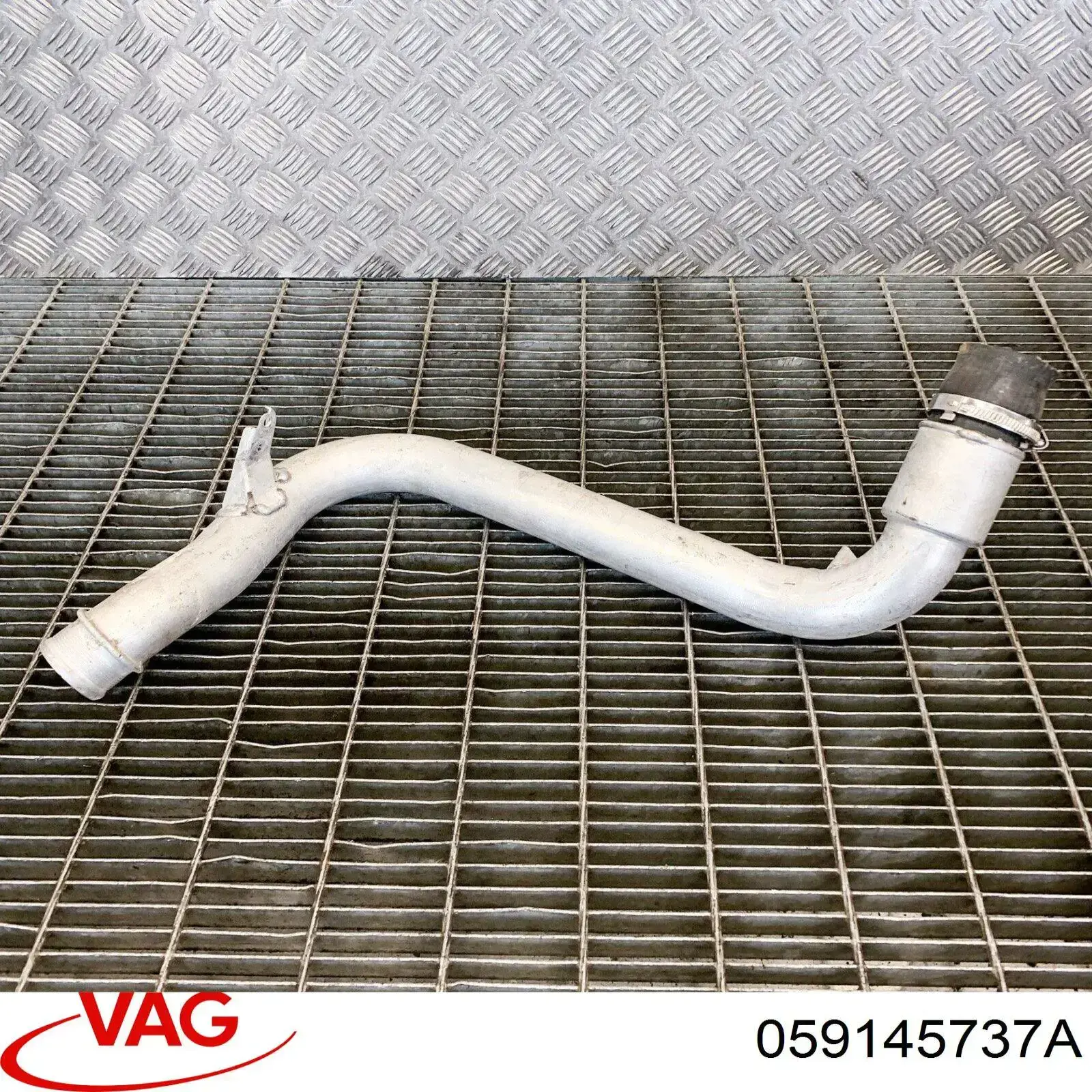 Шланг/патрубок интеркуллера VAG 059145737A ціна, від 7.60 USD