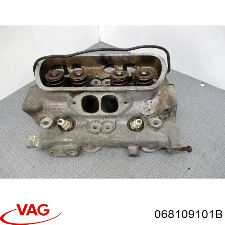 Купити 068109101B VAG Розподільчий вал двигуна