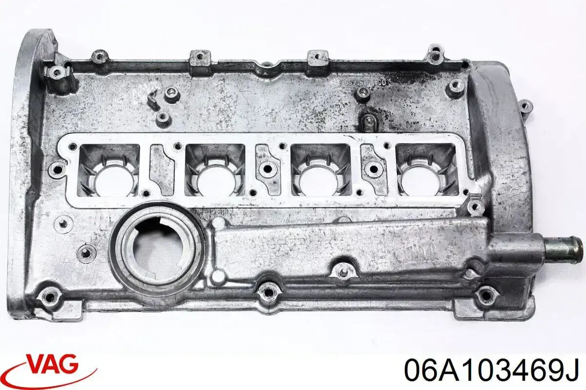 Кришка двигуна на Skoda Octavia TOUR I A4 1U2