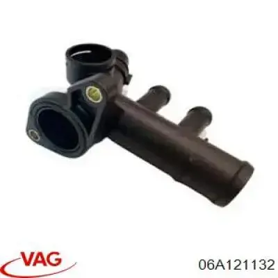 Фланець системи охолодження (трійник) 06A121132 VAG