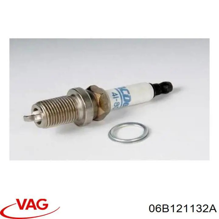 Фланець системи охолодження (трійник) 06B121132A VAG