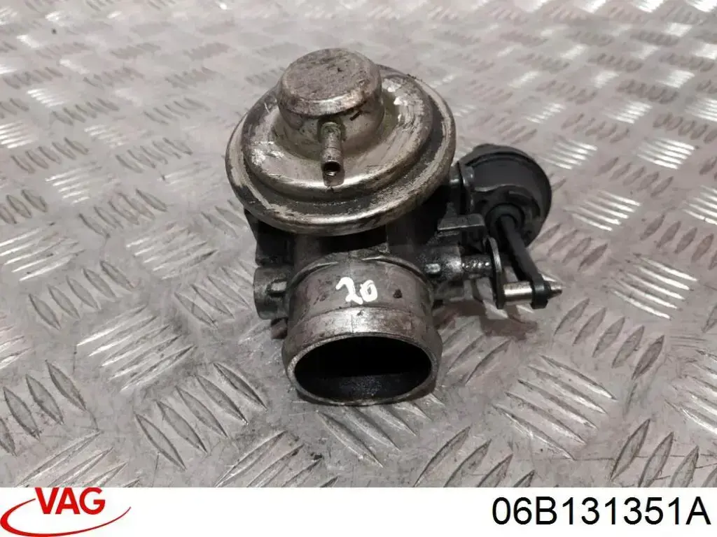 Клапан подачі вторинного повітря VAG 06B131351C
