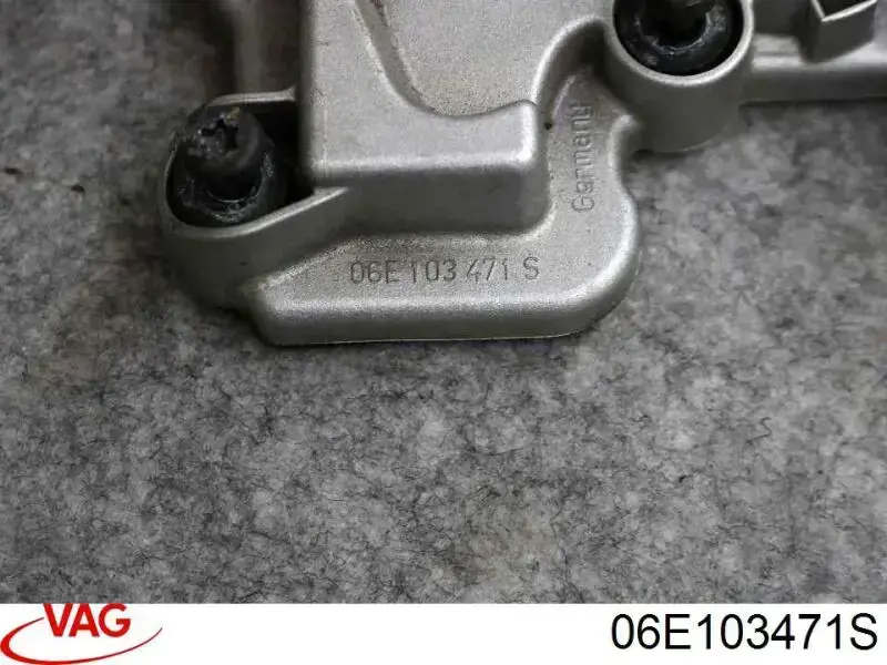 Кришка клапанна, ліва 06E103471S VAG