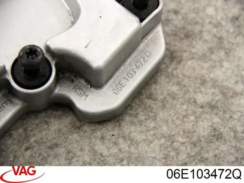 Купити 06E103472Q VAG Кришка клапанна, права