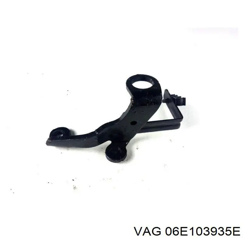 Кришка двигуна декоративна 06E103935E VAG