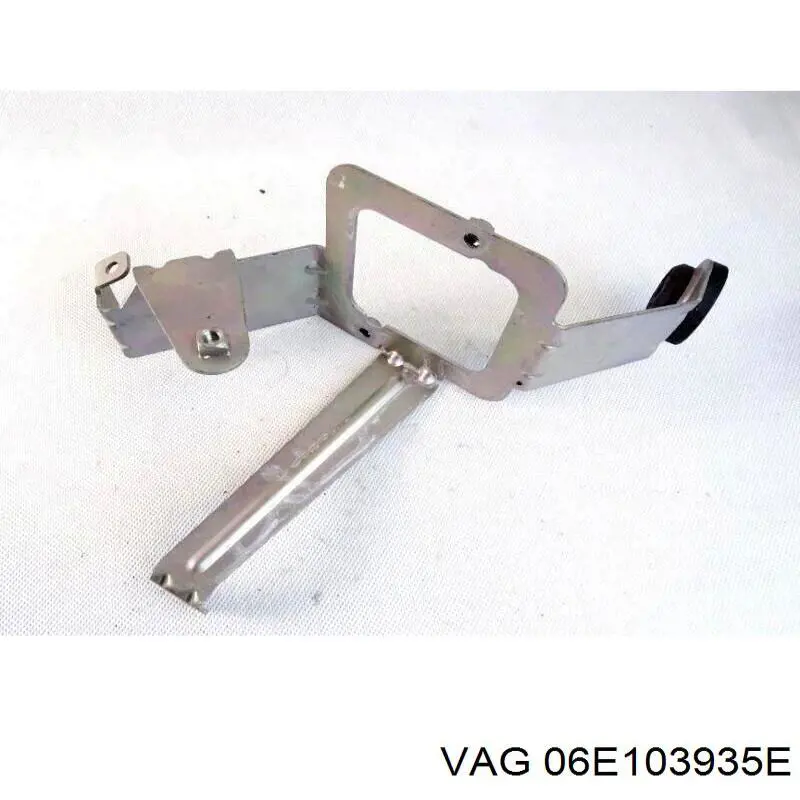 Кришка двигуна декоративна 06E103935E VAG