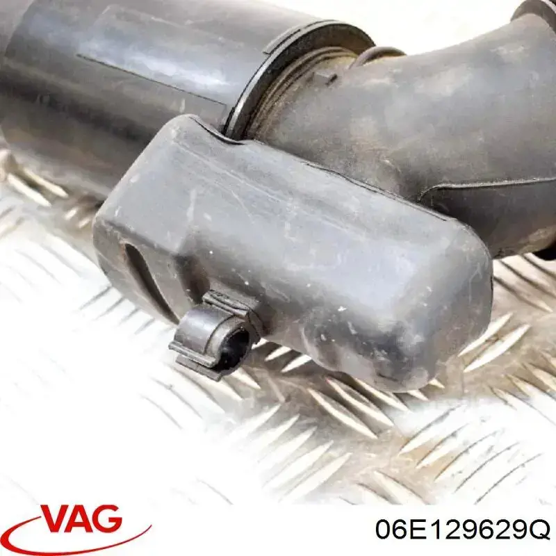 Купити 06E129629Q VAG Патрубок повітряний, вихід повітряного фільтра