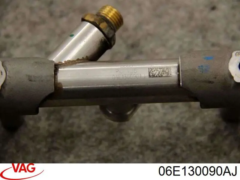 Розподільник палива (рампа) правий VAG 06E130090AJ ціна, від 11.02 USD