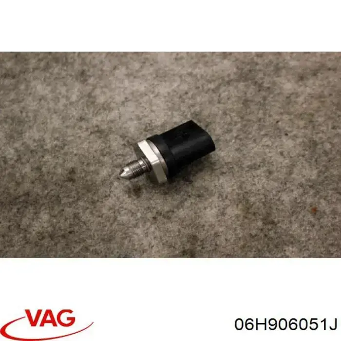 Датчик тиску палива 06H906051J VAG