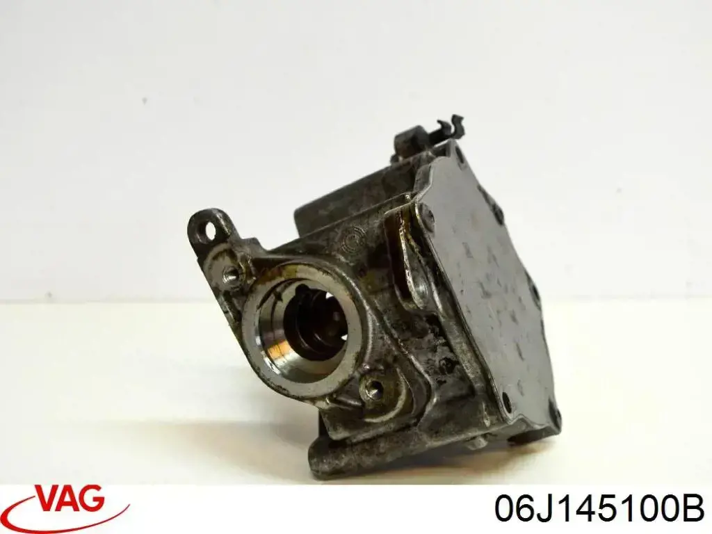 Насос вакуумний VAG 06J145100AC