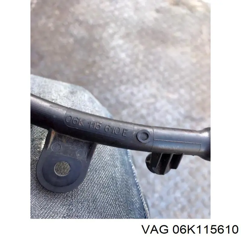 Купити 06K115610 VAG Направляюча щупа-індикатора рівня масла в двигуні