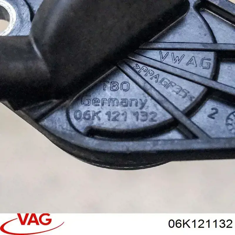 Фланець системи охолодження (трійник) 11211856601 Vika
