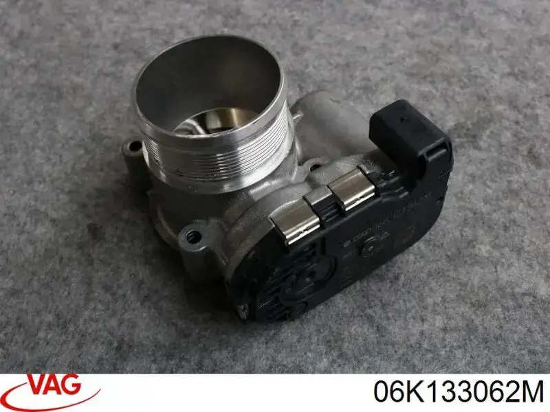 06K133062M VAG Дросільна заслінка в зборі