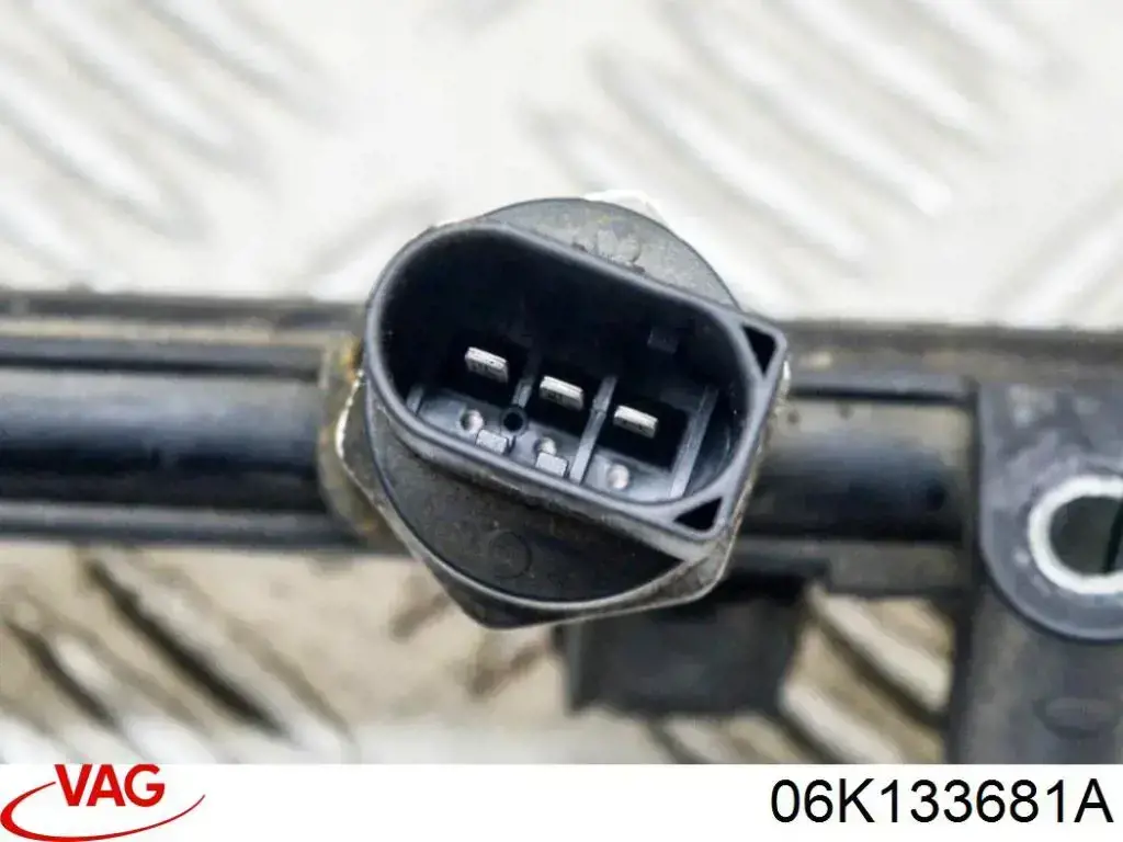 Рампа форсунок системи упорскування палива VAG 06K133681A ціна, від 8.89 USD