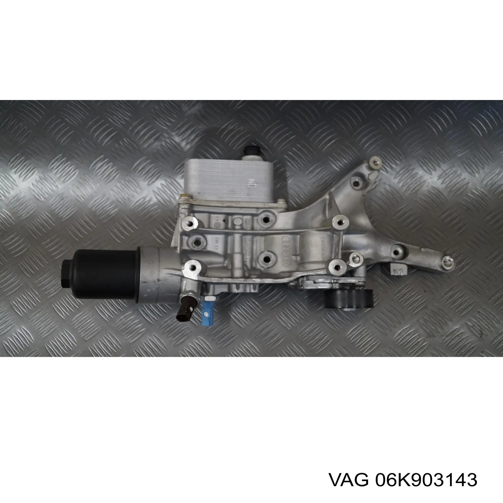 Кронштейн генератора (натяжний) VAG 06K903143 ціна, від 22.55 USD