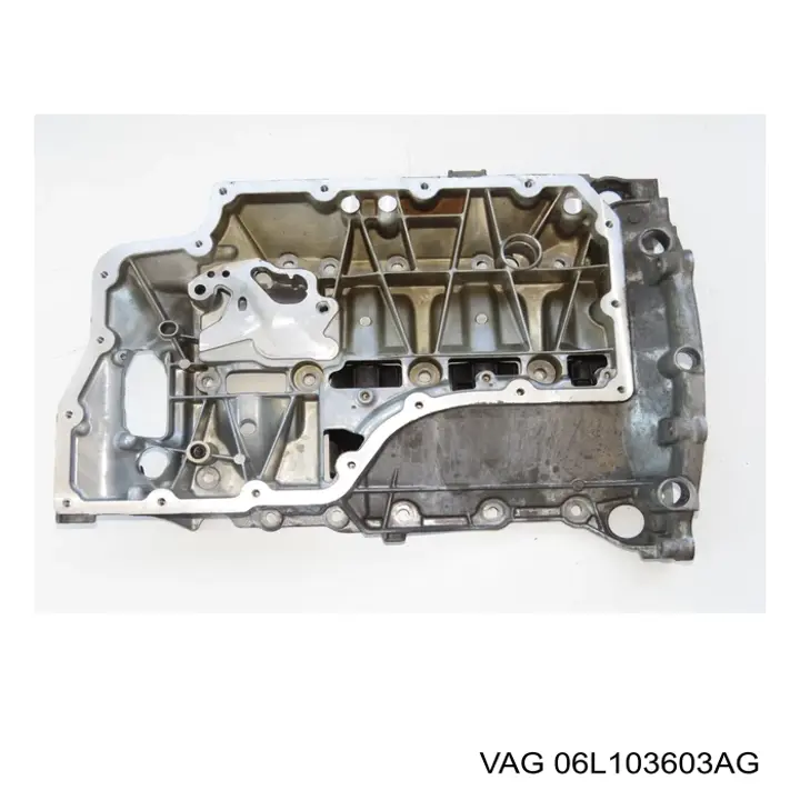 Купити 06L103603AM VAG Піддон масляний картера двигуна, верхня частина