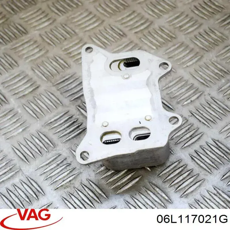 Купити 06L117021G VAG Радіатор масляний (холодильник), під фільтром