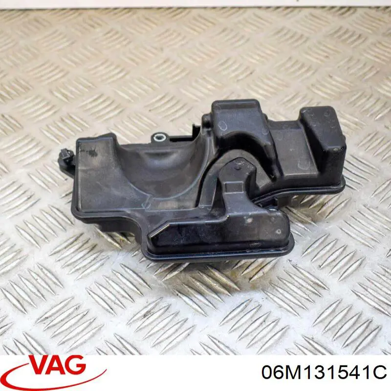 06M131541C VAG Ресивер вакуумний двигун