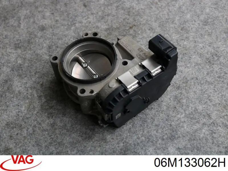 Дросільна заслінка 06M133062H VAG
