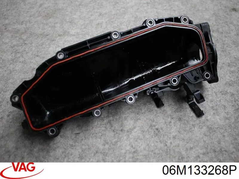 06M133268P VAG Колектор впускний, правий