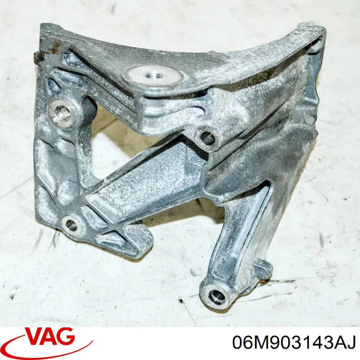 Купити 06M903143AG VAG Кронштейн генератора