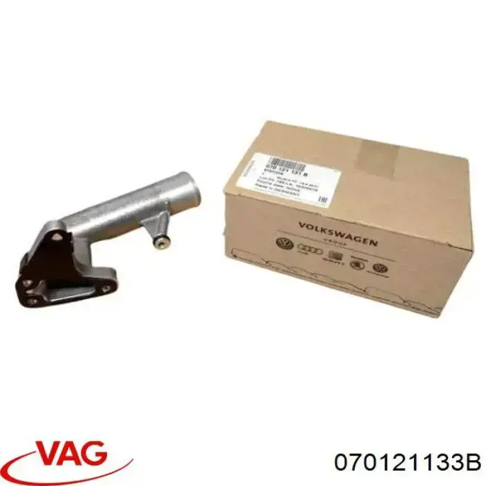 Купити 070121133B VAG Фланець системи охолодження (трійник)
