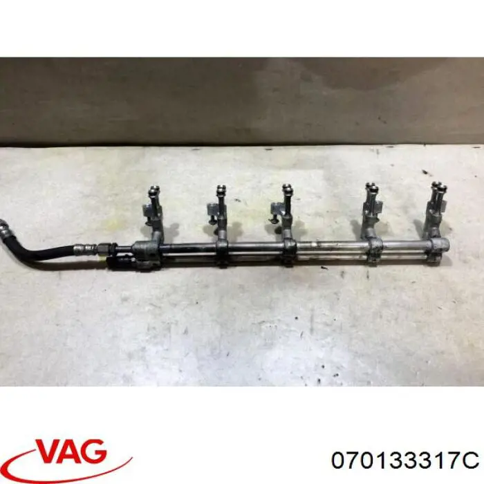 Рампа форсунок системи упорскування палива VAG 070133317C ціна, від 22.57 USD