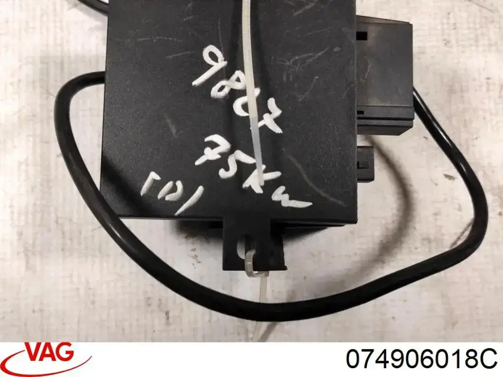 Купити 074906018C VAG Модуль управління двигуном