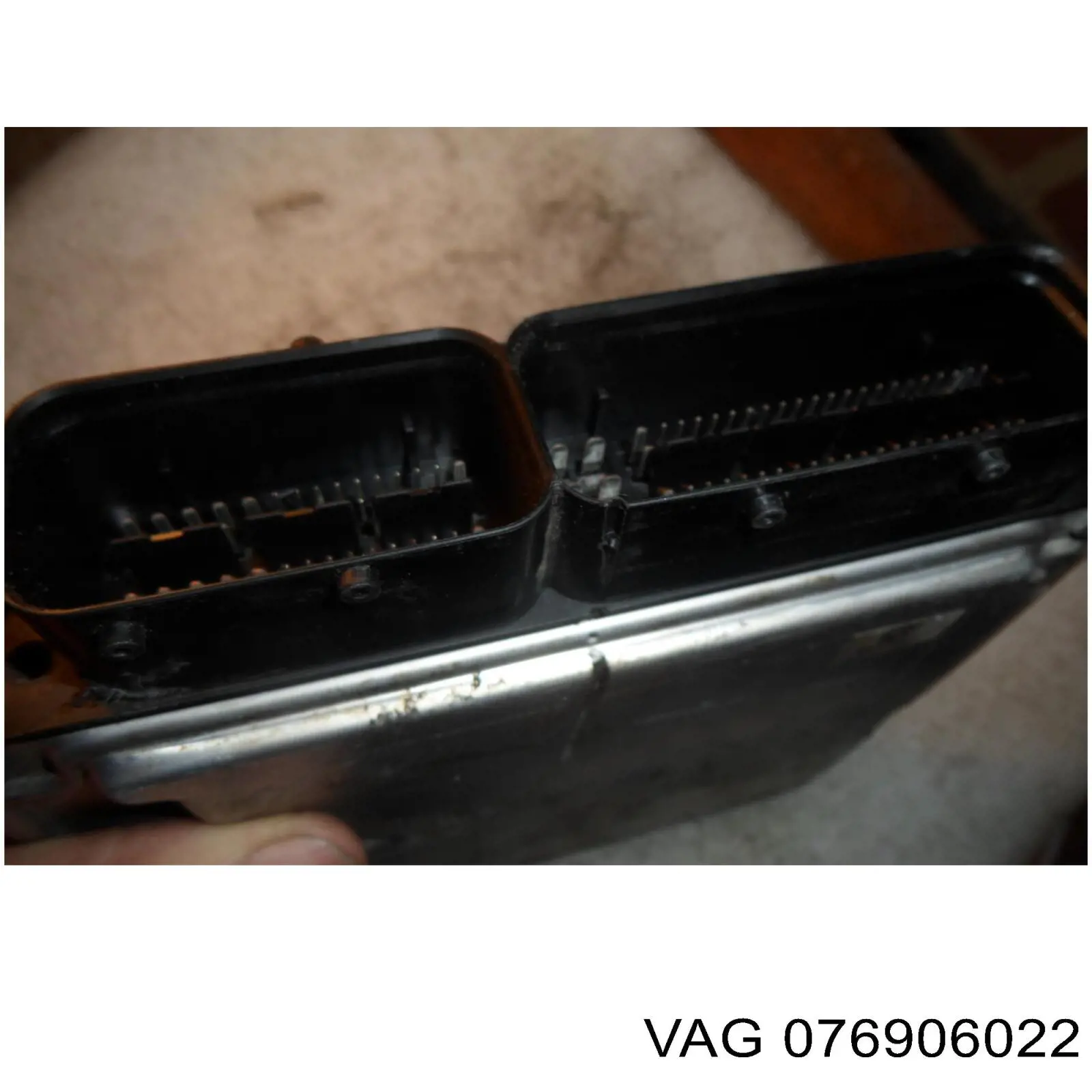 Електронний блок керування двигуном 076906022 VAG