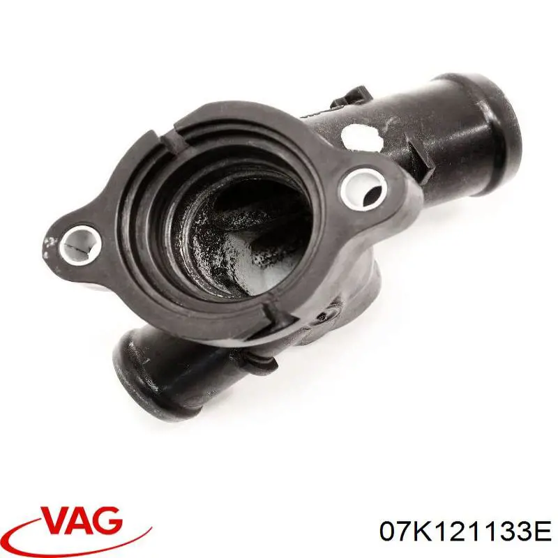 Водяний патрубок VAG 07K121133E