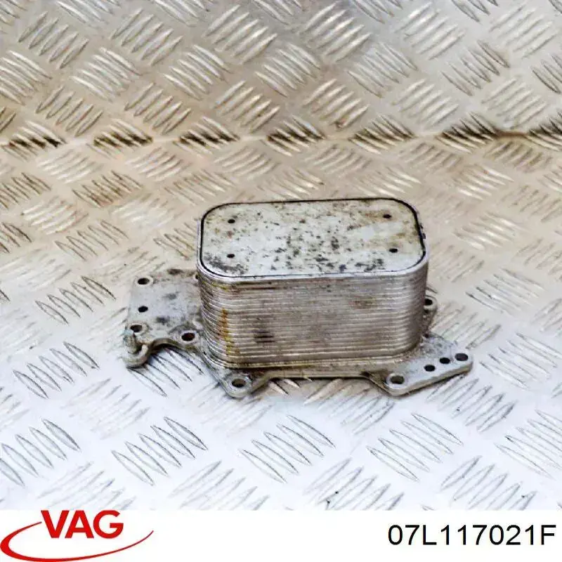 Радіатор масляний VAG 07L117021F ціна, від 39.26 USD
