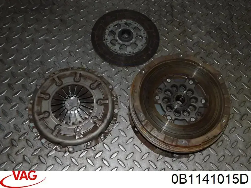 Купити 0B1141015D VAG Комплект зчеплення (диск, корзина, підшипник)