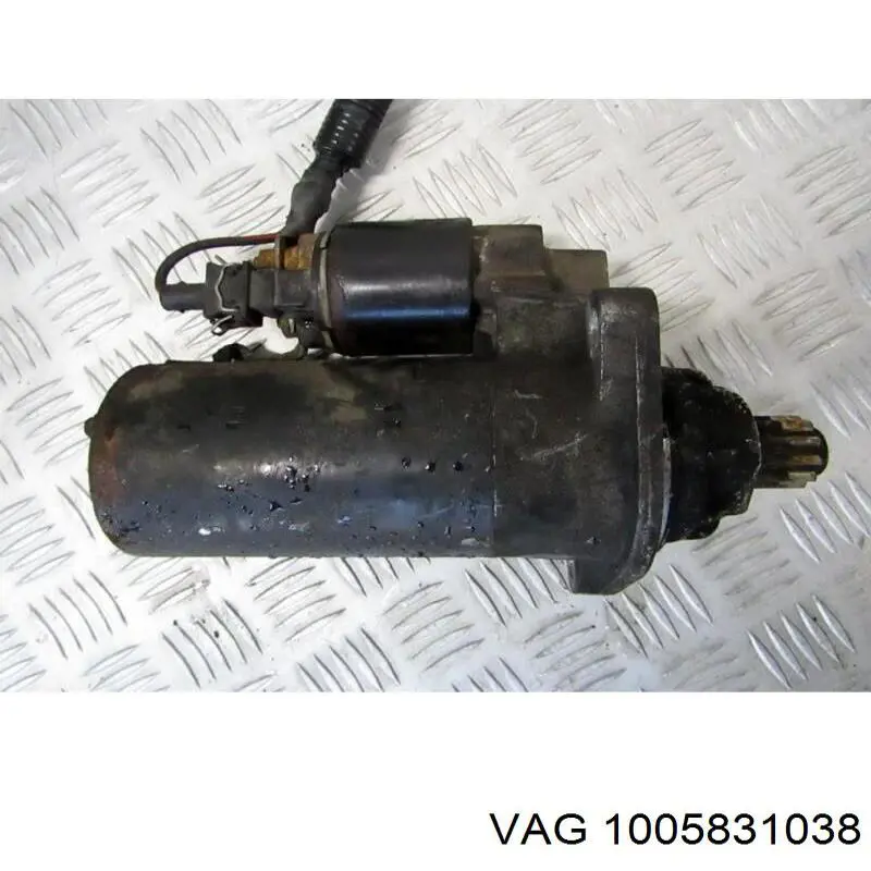 1005831038 VAG Кришка стартера передня