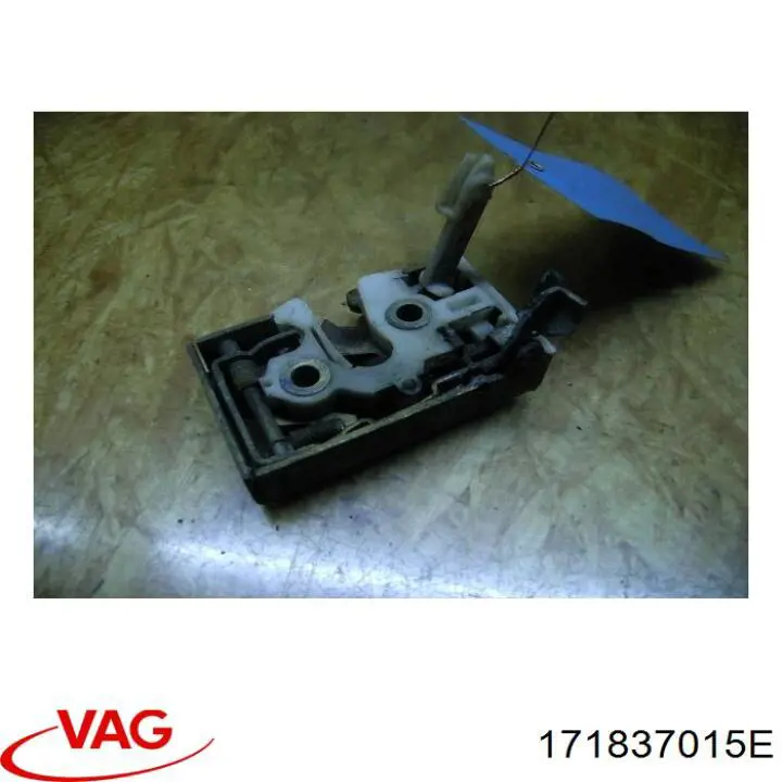171837015E VAG Замок водійських дверей