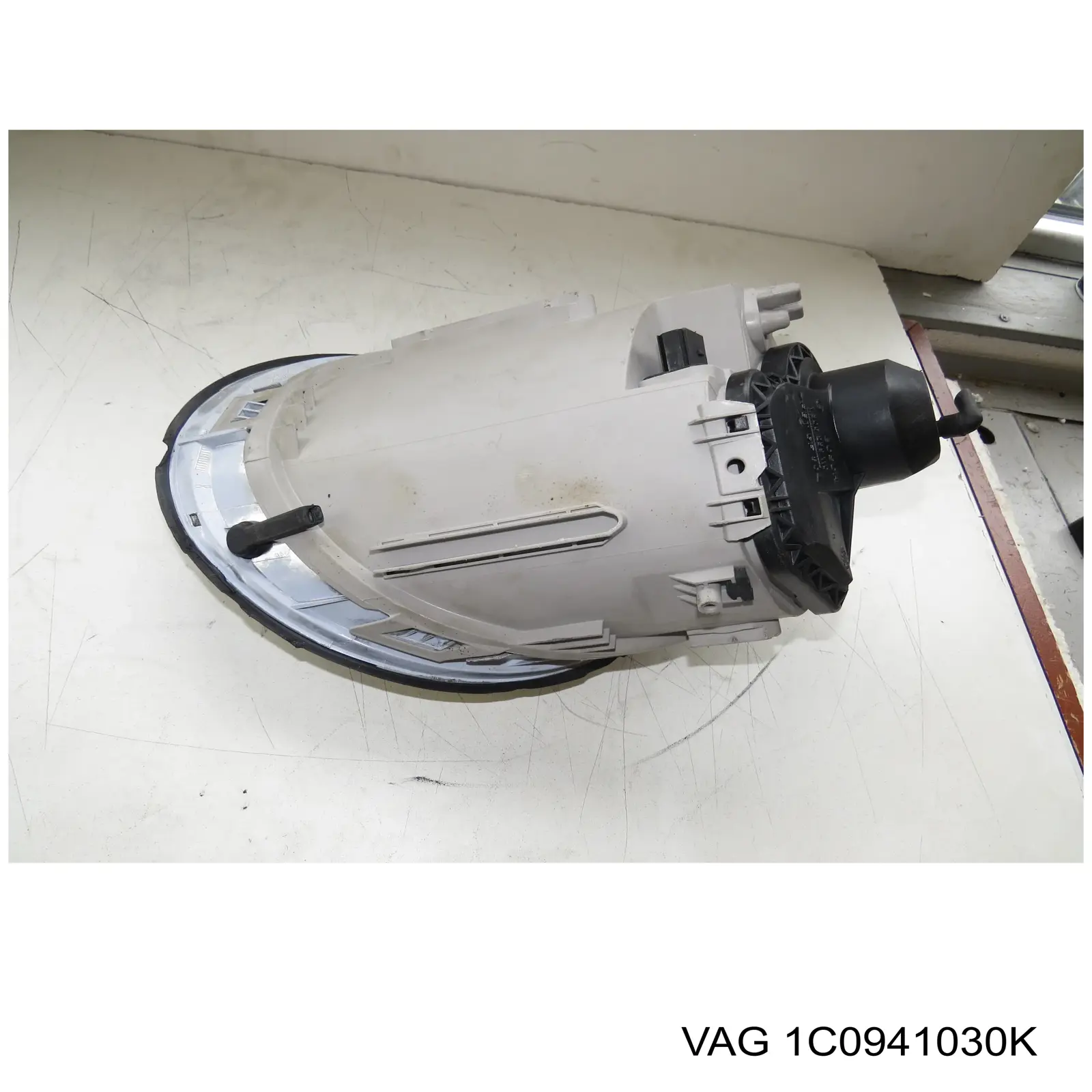 1C0941030K VAG Фара правая