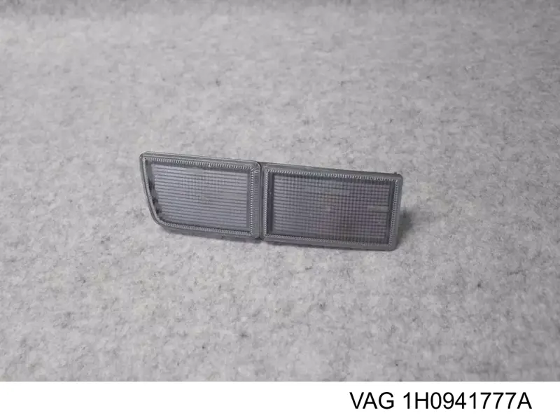 Купити 1H0941777A VAG Заглушка ПТФ бампера переднього ліва