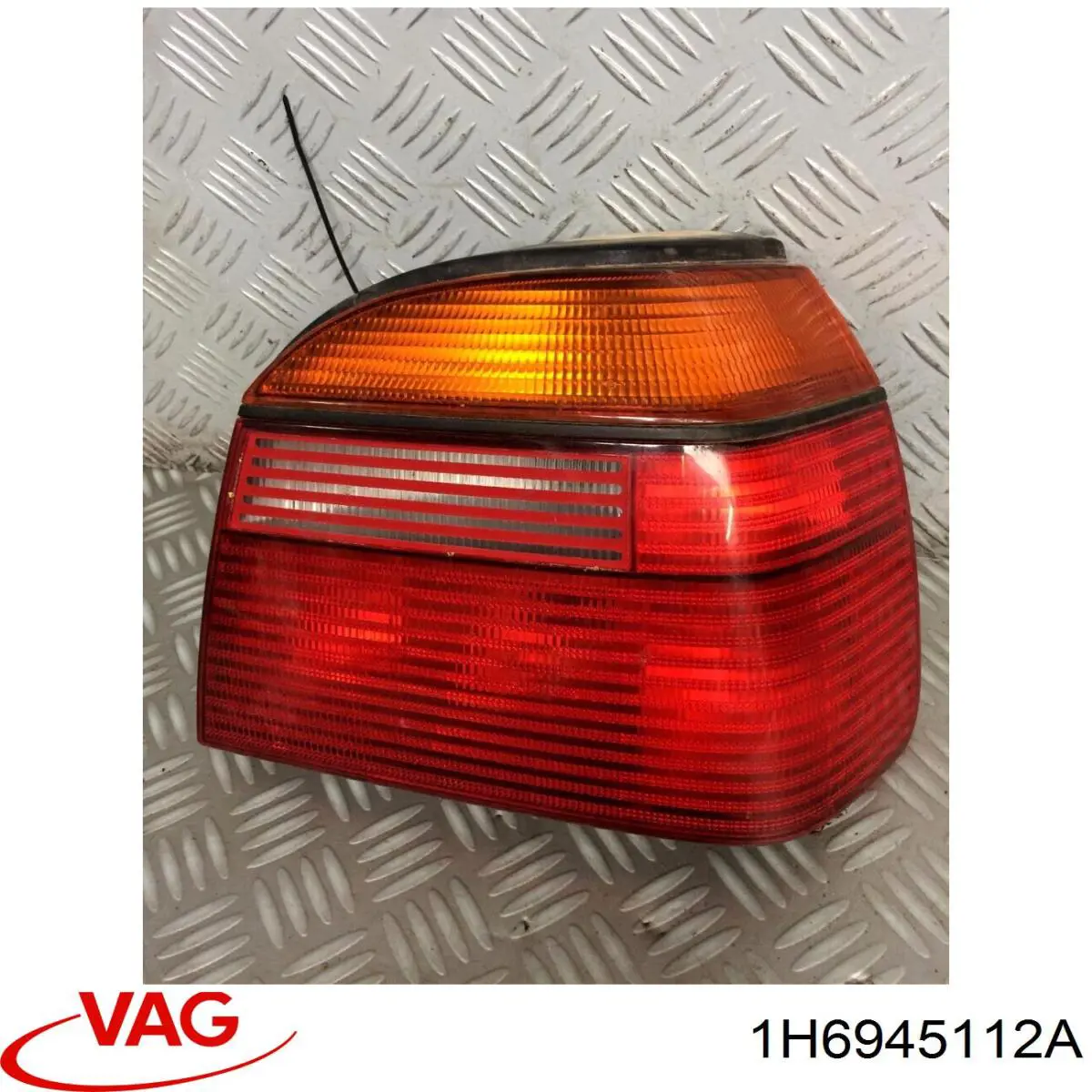 Задні ліхтарі VAG 1H6945112A ціна, від 19.37 USD