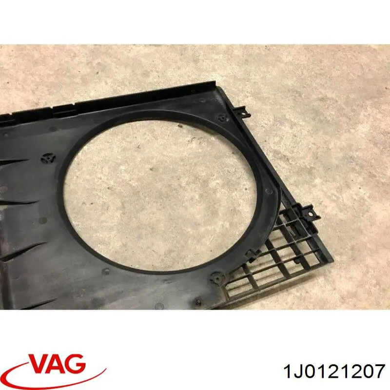 570012 Maxgear Дифузор (кожух) радіатора охолодження