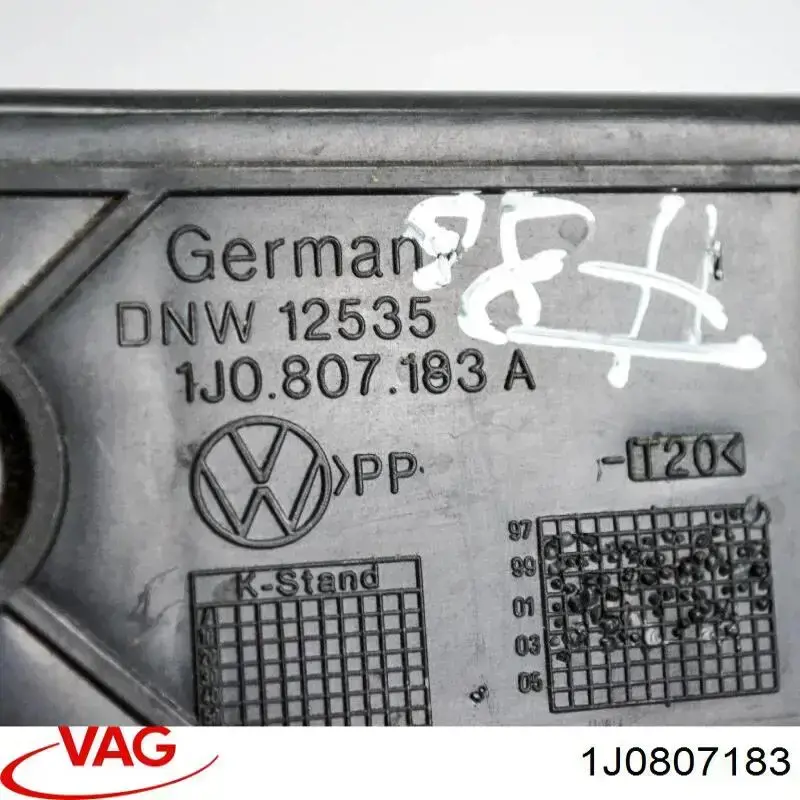Направляюча переднього бампера, ліва VAG 1J0807183 ціна, від 3.20 USD
