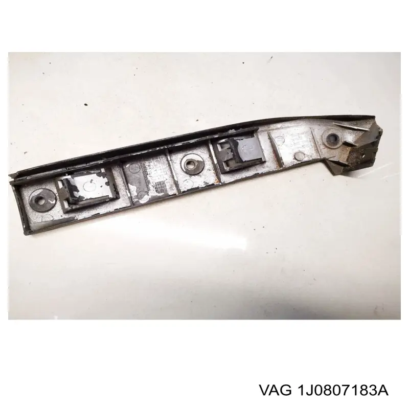 Купити 1J0807183A VAG Направляюча переднього бампера, ліва