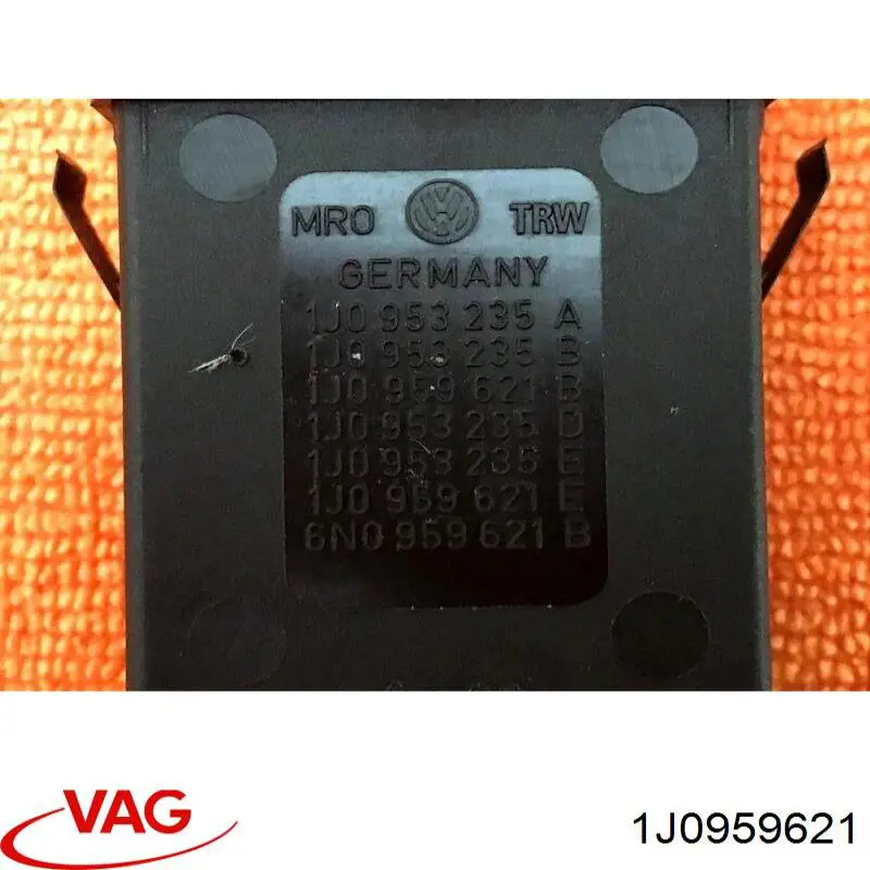 Кнопка вмикання обігріву заднього скла 1J0959621 VAG
