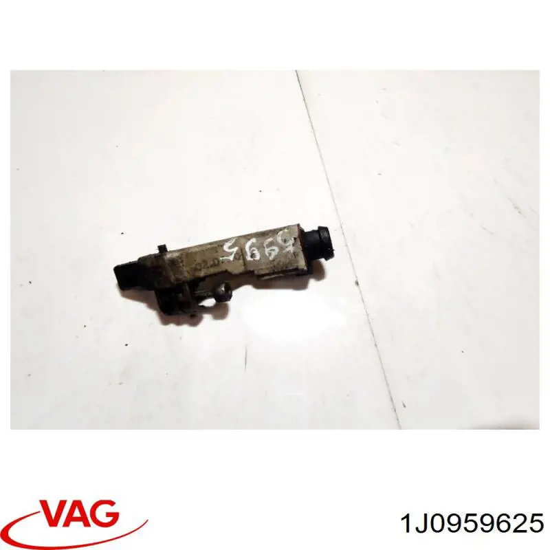 Датчик включення вентилятора радіатора VAG 1J0959625