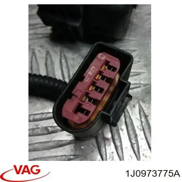 Роз'єм (фішка) датчика витрати повітря 1J0973775A VAG