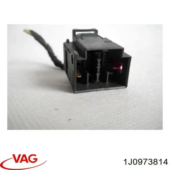 Роз’єм (фішка) універсальний VAG 1J0973814