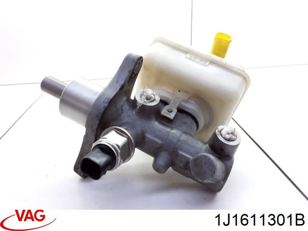 1J1611301B VAG Циліндр гальмівний, головний