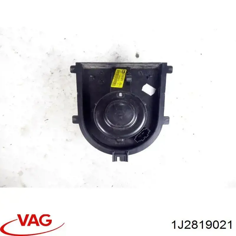 Купити 1J2819021 VAG Електродвигуни (електродвигун обігрівача) або розетка причепа штепсельная