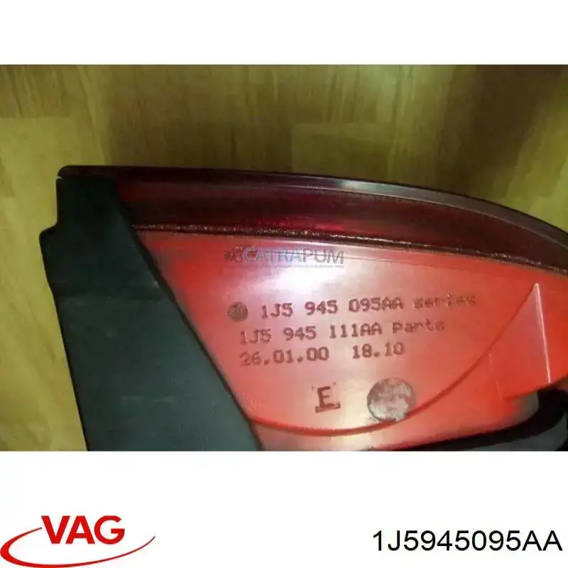 Купити Лівий стоп Volkswagen Bora  1J2