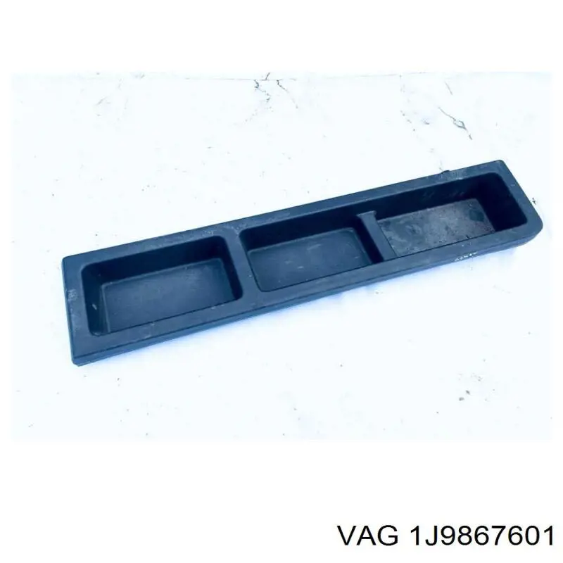 Обшивка-облицювання п'ятих дверей VAG 1J9867601 ціна, від 50.68 USD
